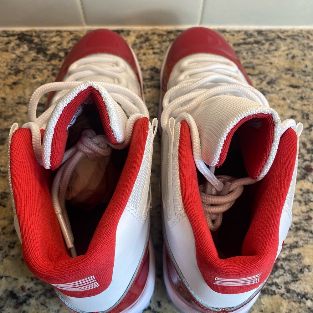 Jordan Cherry 11 Size 13 - Picture 5 of 14